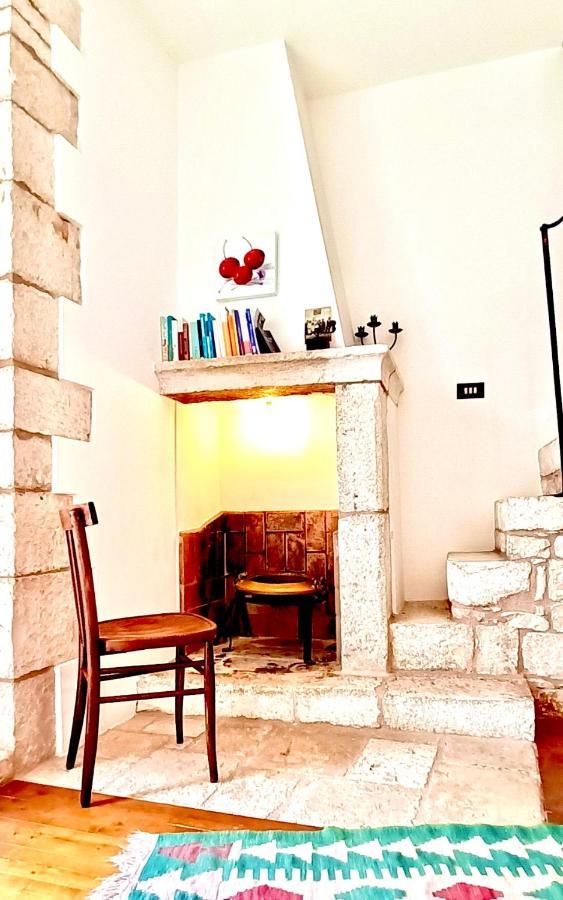 Antiche Mura Apartments "Nel Cuore Della Puglia"Bivani, Cucina, Terrazzo Turi Bagian luar foto