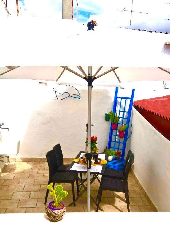 Antiche Mura Apartments "Nel Cuore Della Puglia"Bivani, Cucina, Terrazzo Turi Bagian luar foto