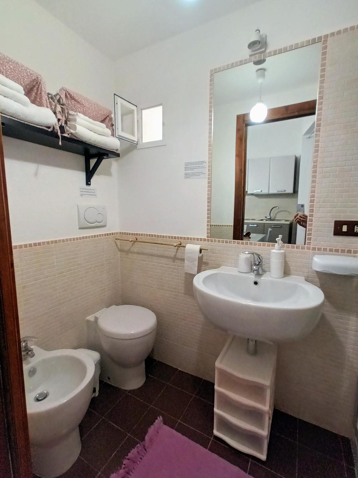 Antiche Mura Apartments "Nel Cuore Della Puglia"Bivani, Cucina, Terrazzo Turi Bagian luar foto