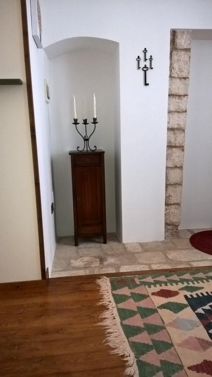 Antiche Mura Apartments "Nel Cuore Della Puglia"Bivani, Cucina, Terrazzo Turi Bagian luar foto