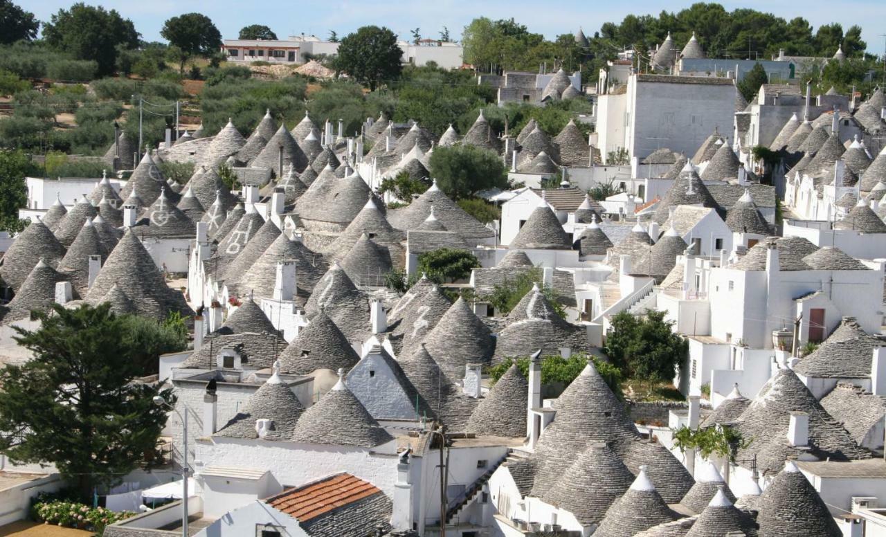 Antiche Mura Apartments "Nel Cuore Della Puglia"Bivani, Cucina, Terrazzo Turi Bagian luar foto