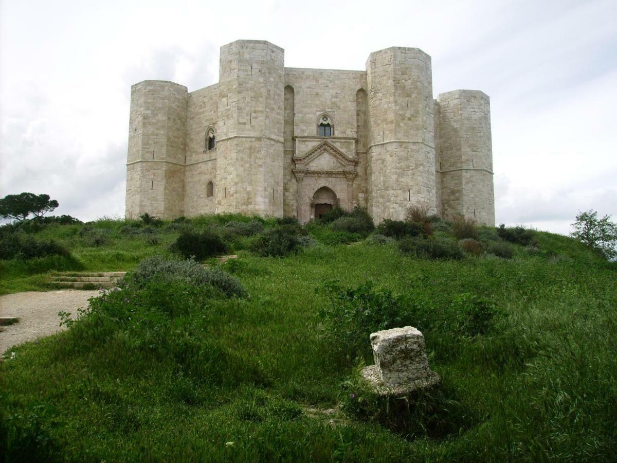 Antiche Mura Apartments "Nel Cuore Della Puglia"Bivani, Cucina, Terrazzo Turi Bagian luar foto