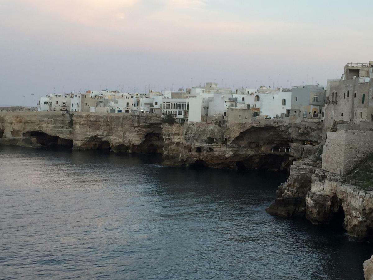 Antiche Mura Apartments "Nel Cuore Della Puglia"Bivani, Cucina, Terrazzo Turi Bagian luar foto