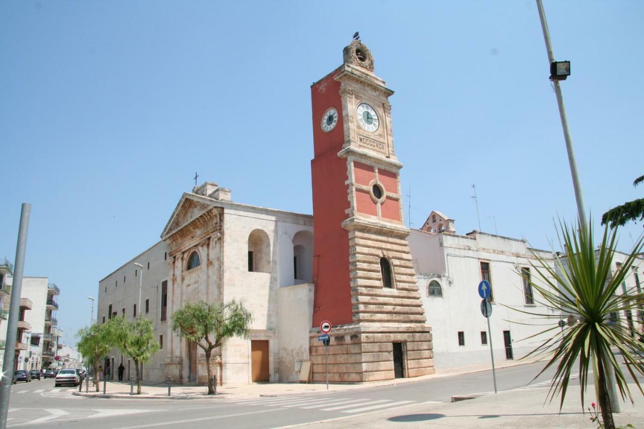 Antiche Mura Apartments "Nel Cuore Della Puglia"Bivani, Cucina, Terrazzo Turi Bagian luar foto